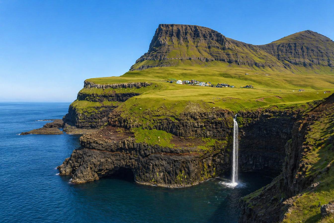 Explore Iceland’s Most Iconic Sights with Expert Local Guides